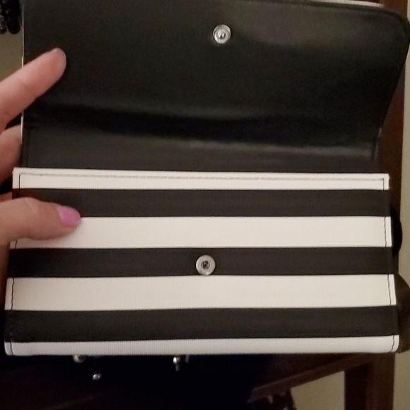 Wallet - Picture 2 of 5